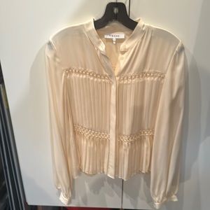 Never Worn Crème Frame blouse.